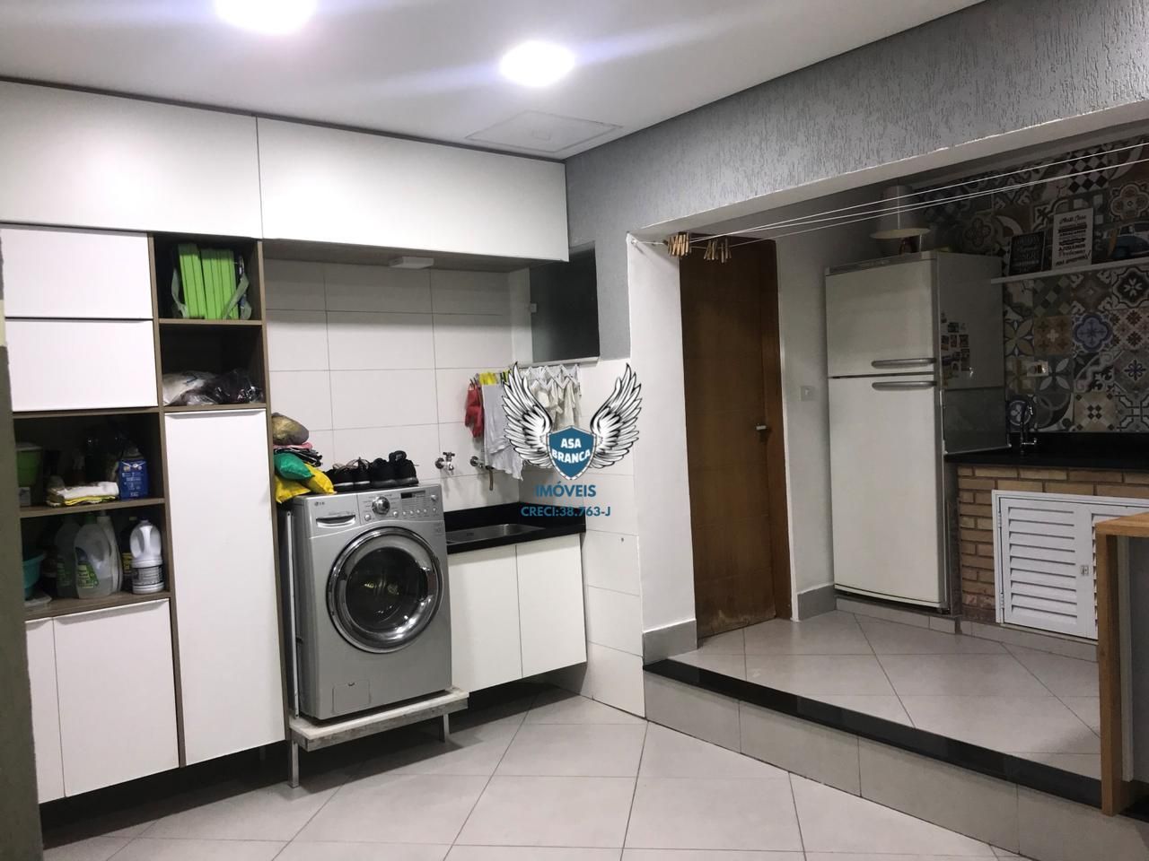 Sobrado no tremembé com 03 dormitórios sendo 02 suítes e 02 vagas de garagem