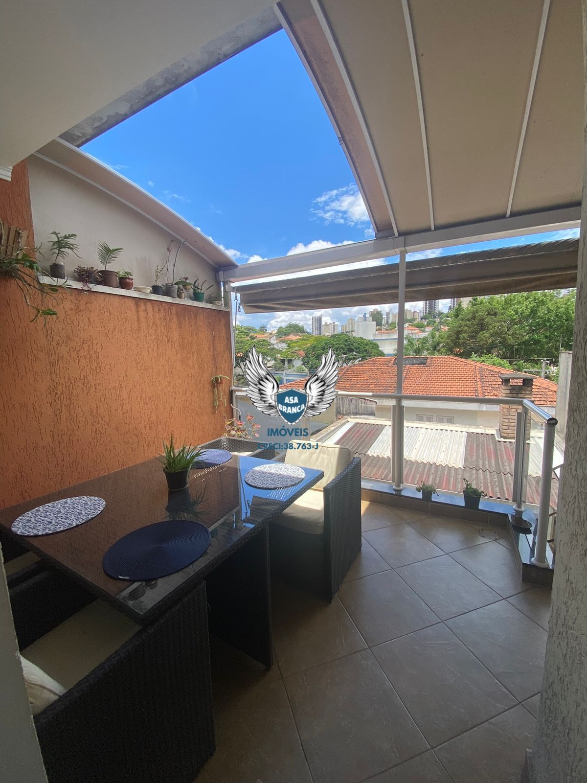 Sobrado no jardim frança de alto padrão com 03 suites e 02 vagas de garagem