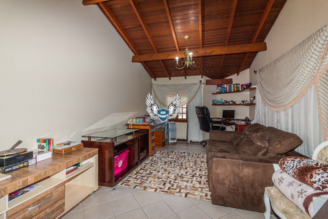 Imóvel de alto padrão 3 dormitórios sendo 2 suítes, quarto empregado, salão de f