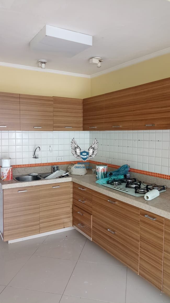 Casa térrea no tucuruvi com 03 dormitórios sendo 01 suíte e 02 vagas de garagem,