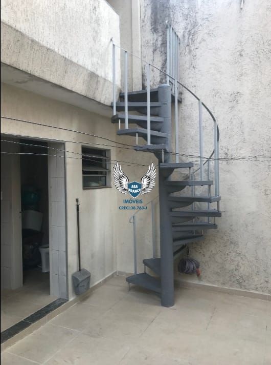 Sobrado na isolina mazzei com 03 dormitórios e edicula com banheiro e 02 vagas d