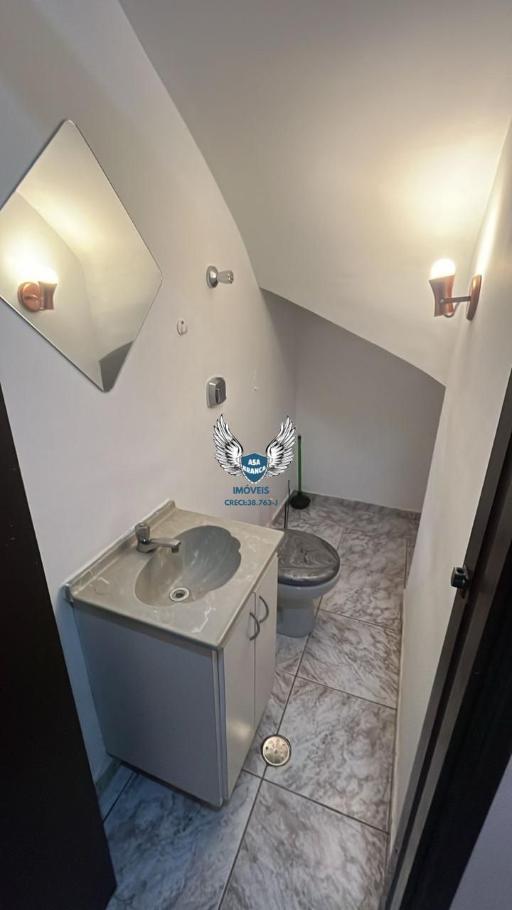 Sobrado em condominio fechado na vila amália com 02 dormitór