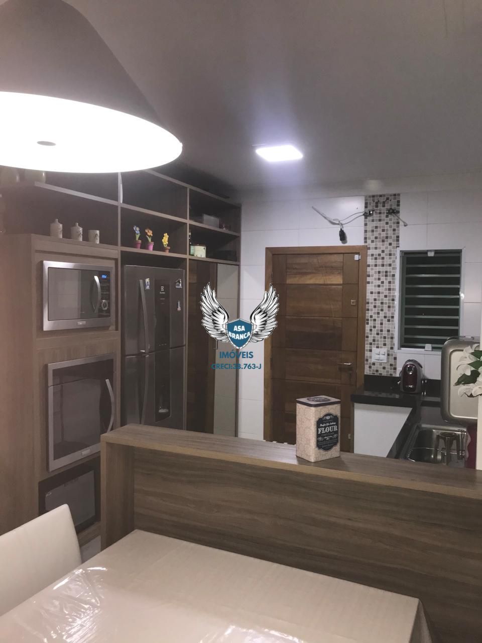 Sobrado no tremembé com 03 dormitórios sendo 02 suítes e 02 vagas de garagem