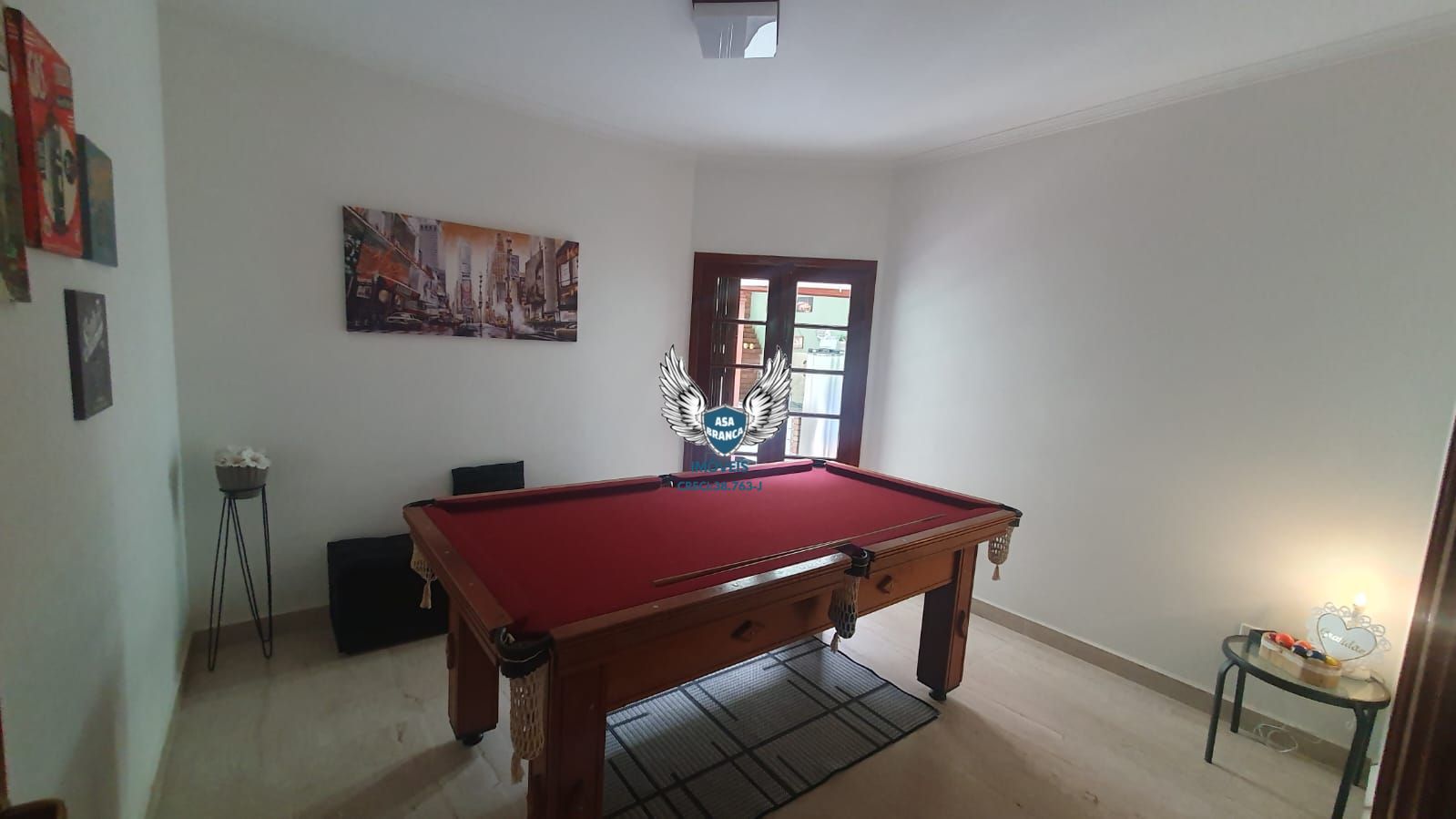 Sobrado 04 quartos sendo 03 suites , 05 vagas de garagem e piscina