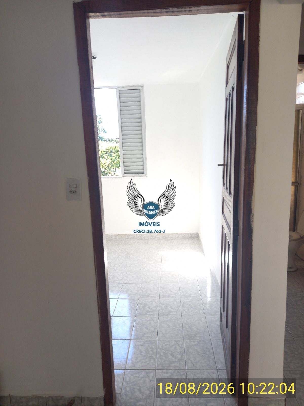 Apartamento na cohab de thaipas com 02 dormitórios e 01 vaga de garagem