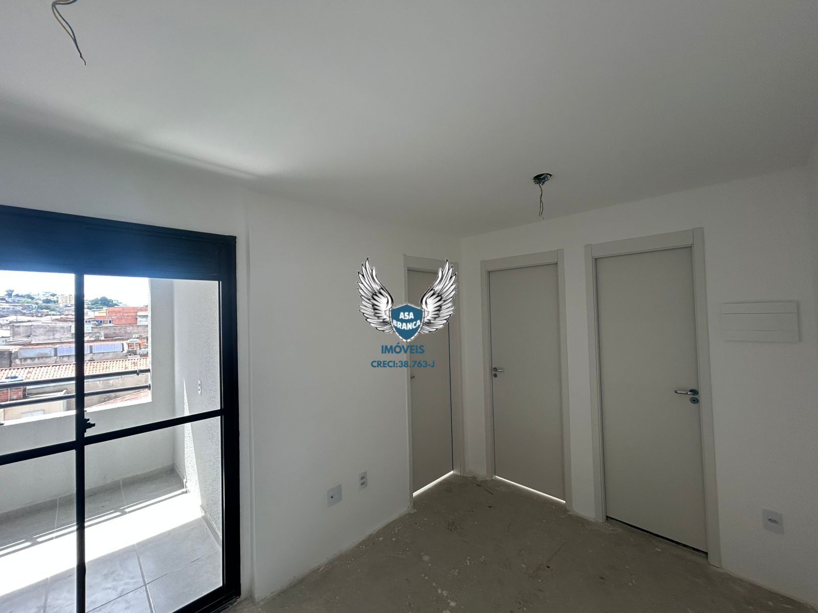 Apartamento com sacada, no bairro do limão 02 dormitórios sem vaga de garagagem