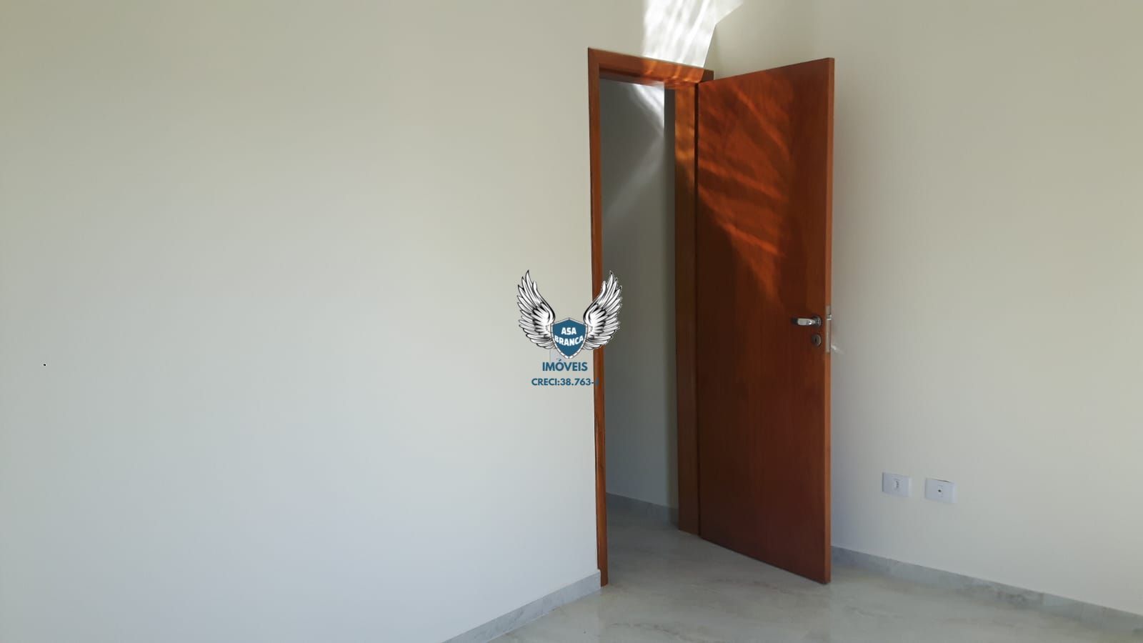 Sobrado triplex novo de alto padrão no lauzane paulista em rua sem saída
