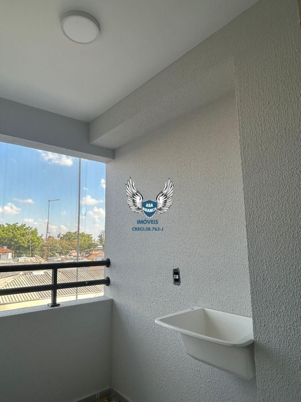 Apartamento com sacada, no bairro do limão 02 dormitórios sem vaga de garagagem