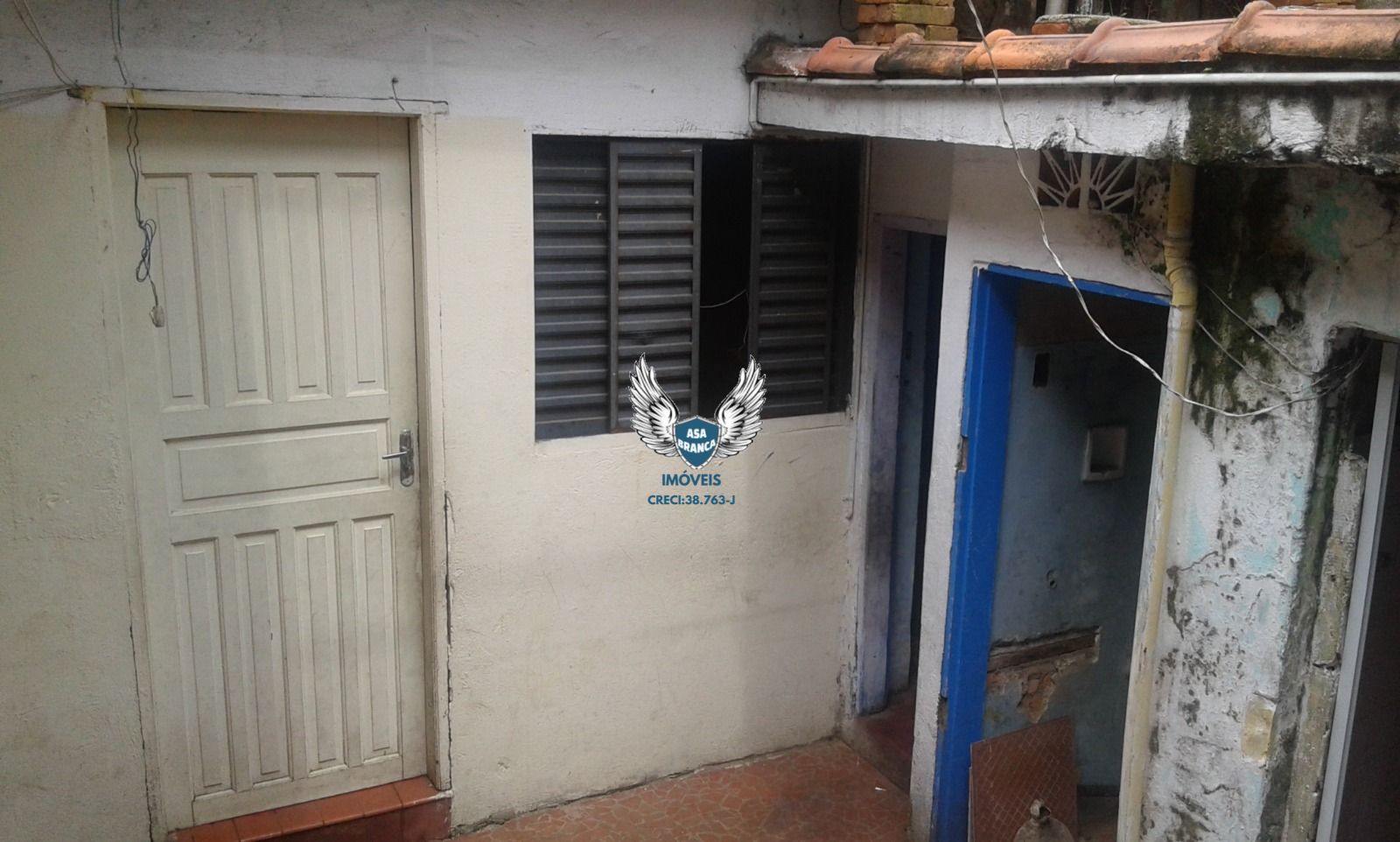 Casa com 6 cômodos e 02 salões na casa verde ( à 15 metros da av: engenheiro cae