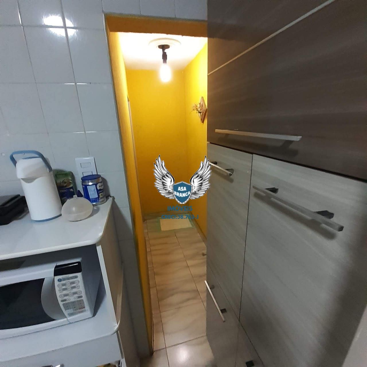 Sobrado com 02 dormitórios e 01 vaga de garagem