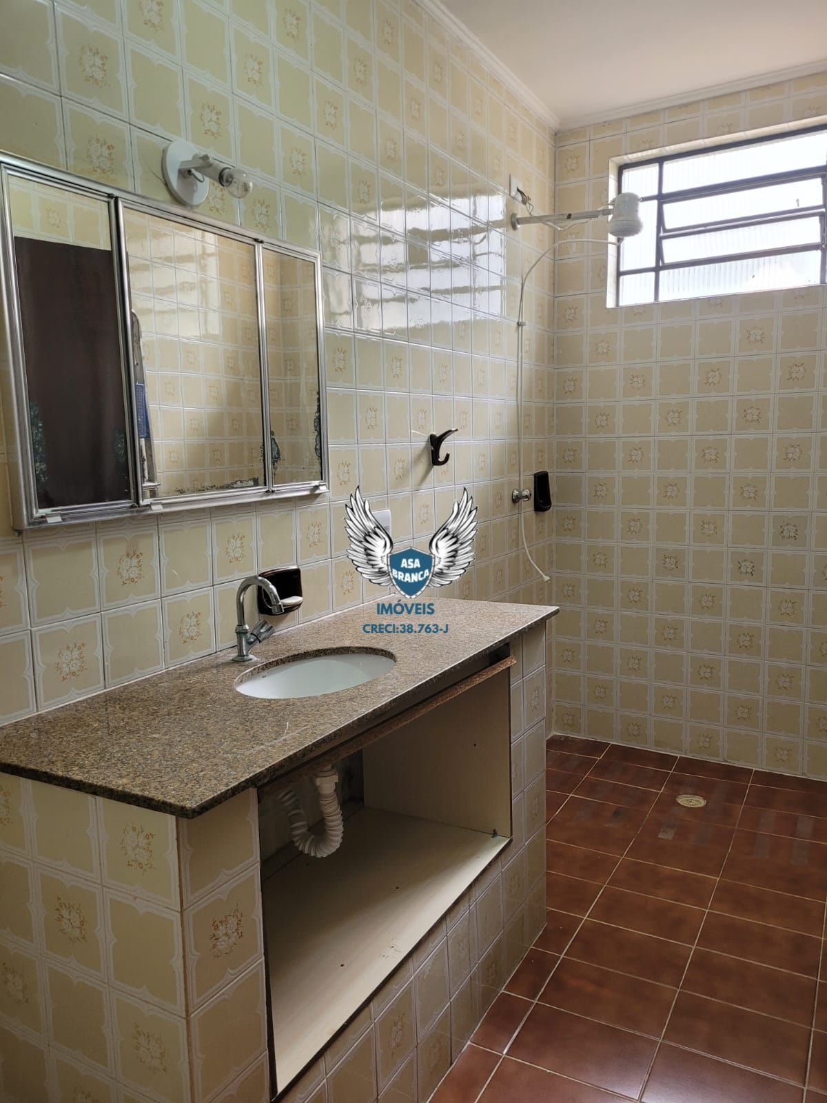 Sobrado no tucuruvi com 03 dormitórios sendo 01 suíte e 04 vagas de garagem, pos