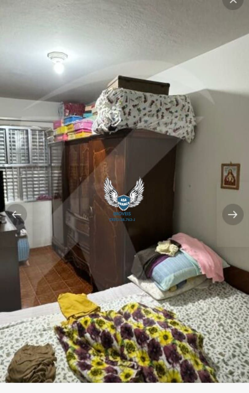 Casa térrea na vila nivi com 01 dormitório e 06 vagas de gar