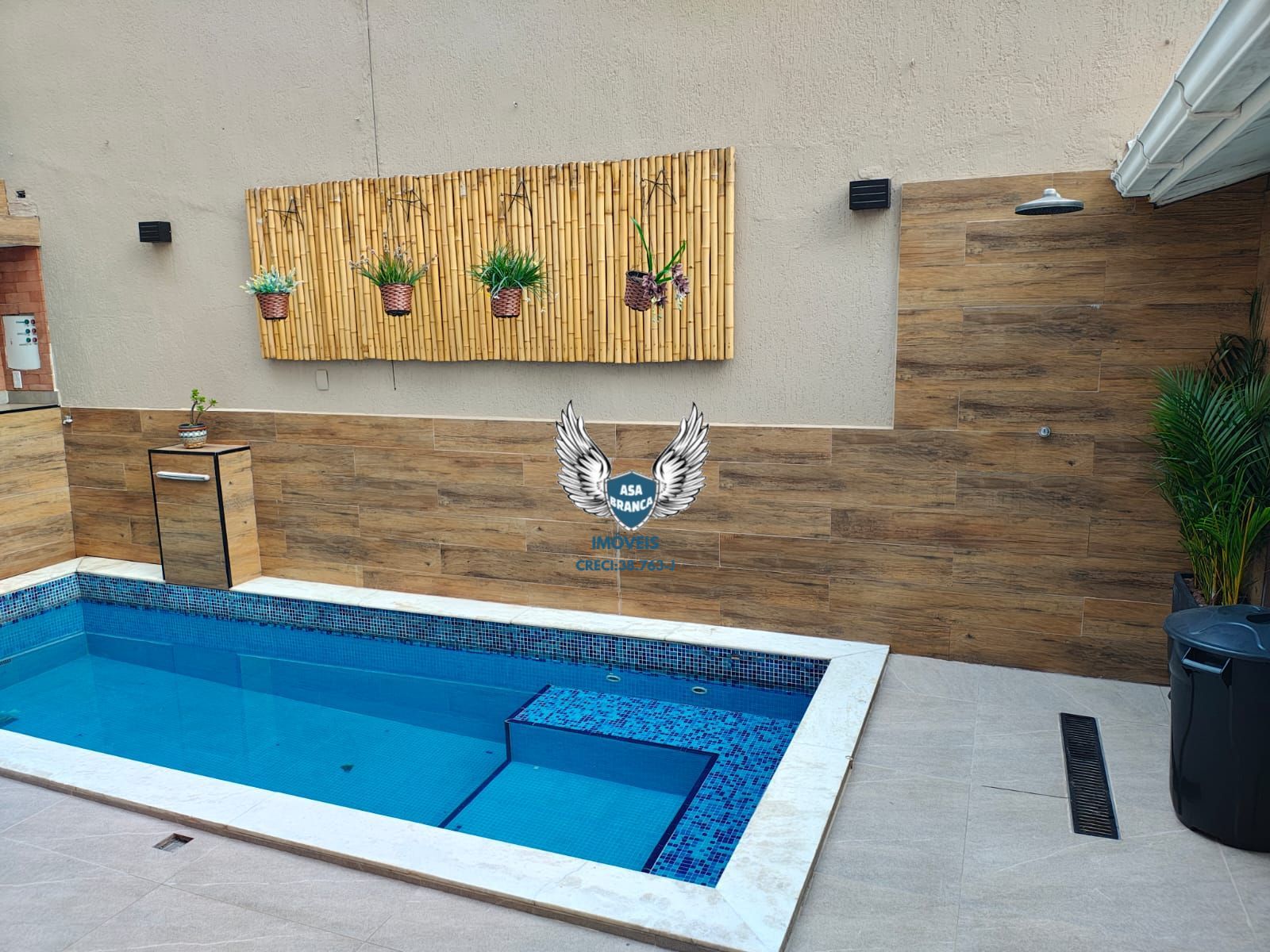 Sobrado no mandaqui com piscina e 03 dormitórios sendo 02 suítes e 02 vagas de g