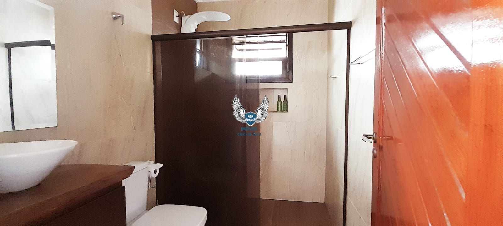 Sobrado no tremembé com 03 dormitórios