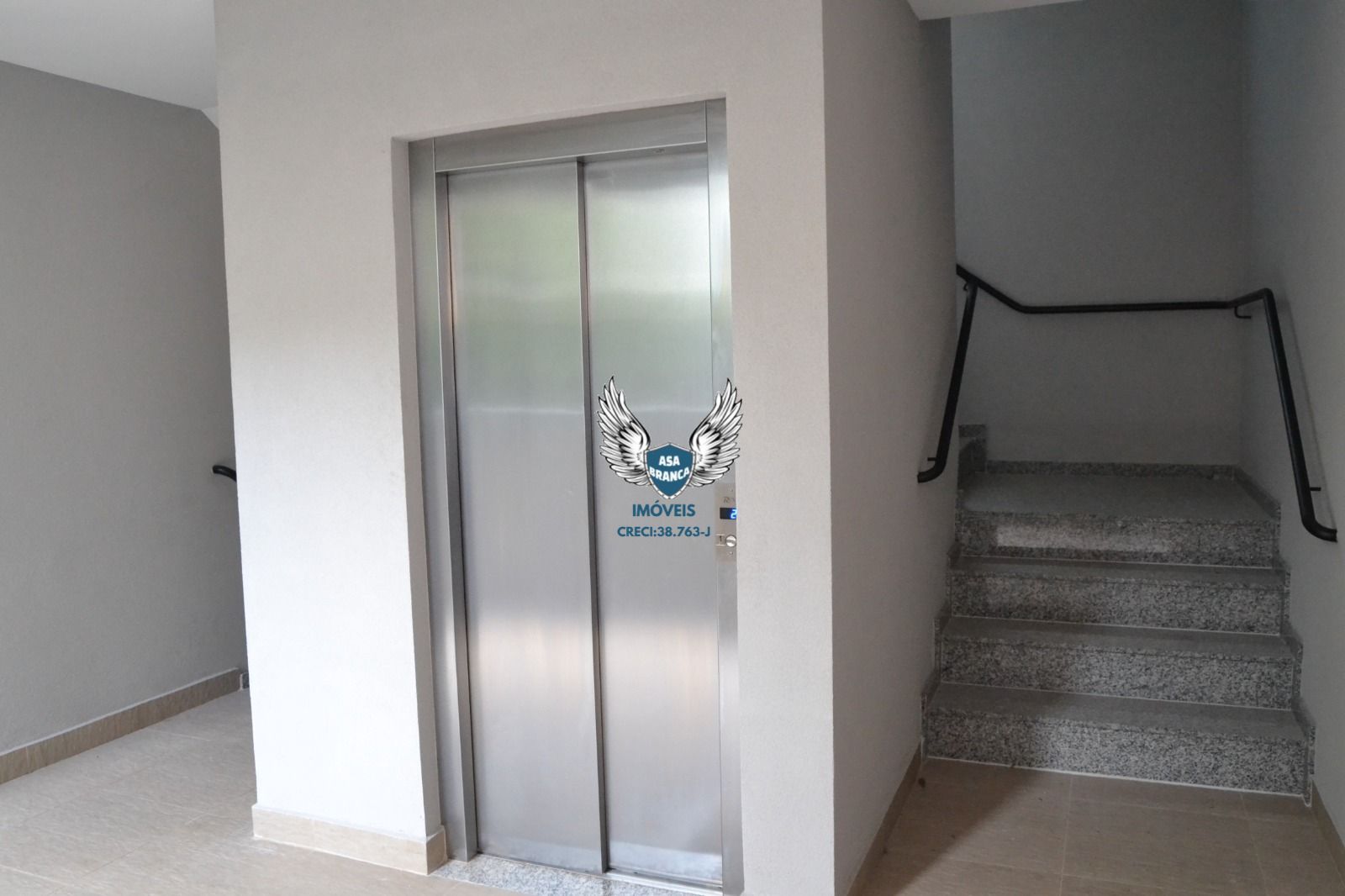 Apartamento no tucuruvi com 02 dormitórios