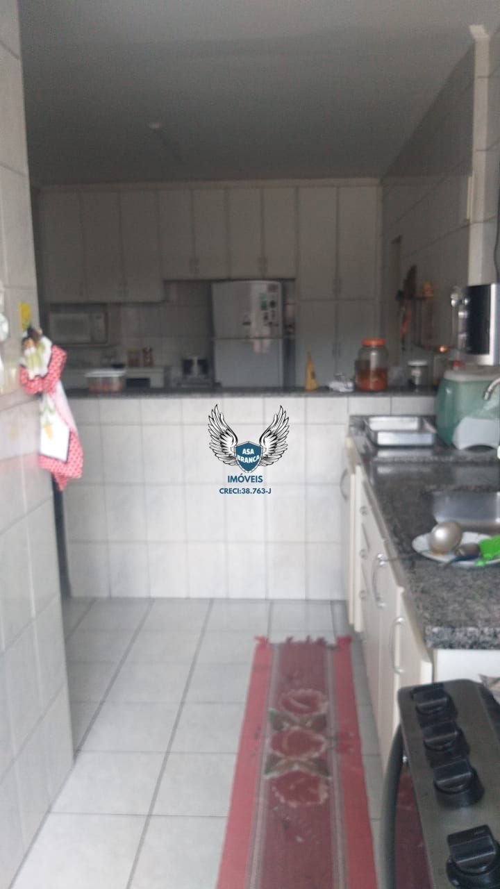 Sobrado com piscina no imirim possui 04 dormitórios sendo 01 suíte e 02 vagas de