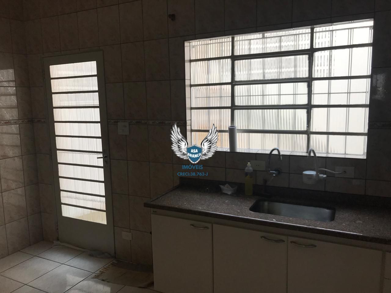 Excelente sobrado com 2 Dormitórios, possui 1 vaga de garagem, Próximo do Horto