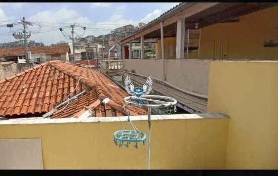 Casa térrea, com com 04 dormitórios e 03 vagas de garagem e uma edícula