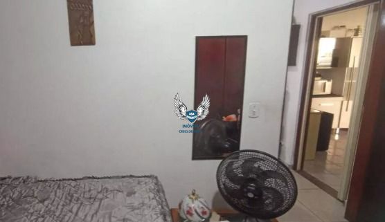 Casa térrea, com com 04 dormitórios e 03 vagas de garagem e uma edícula