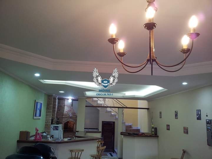 Imóvel de alto padrão 3 dormitórios sendo 2 suítes, quarto empregado, salão de f