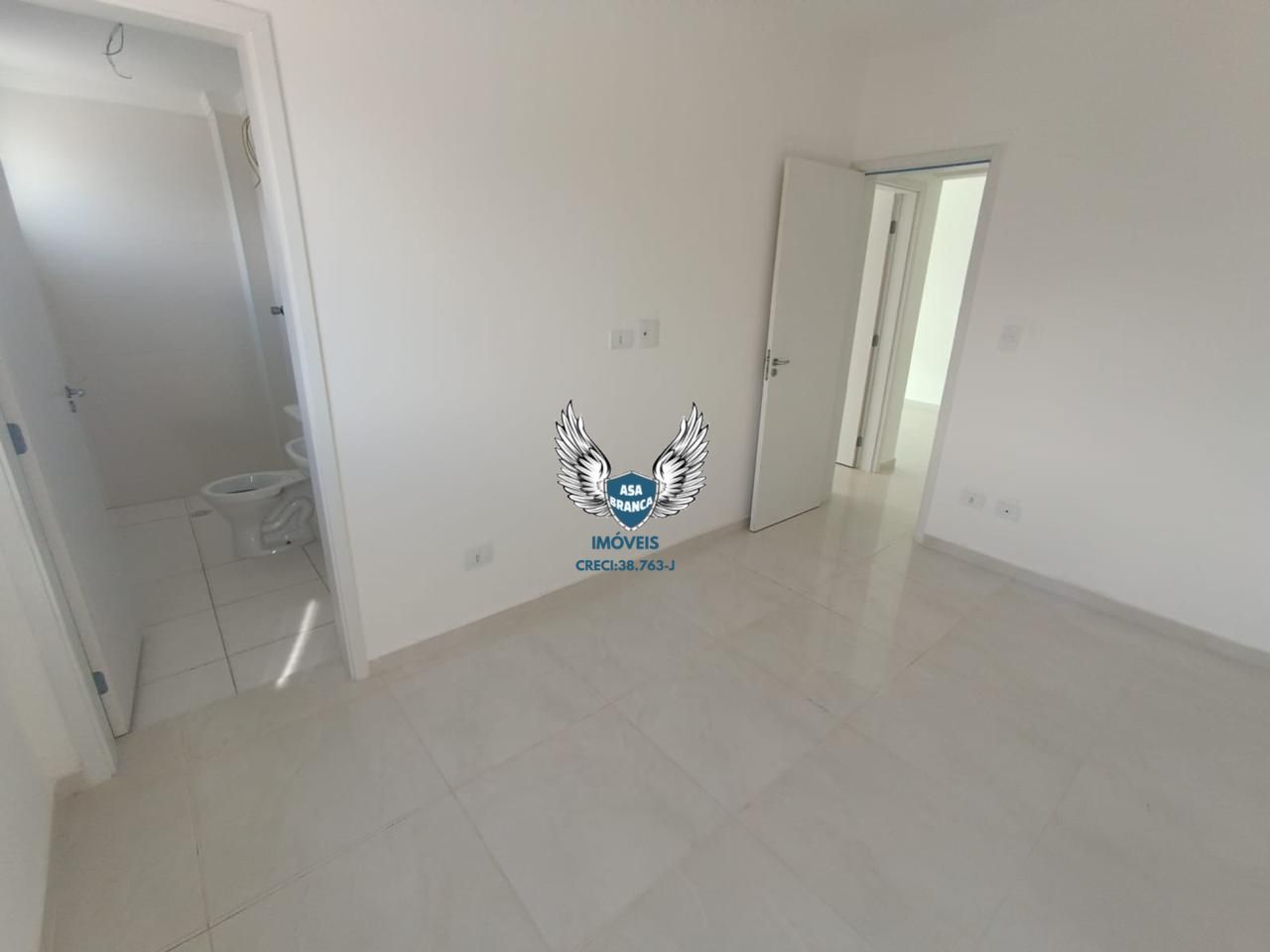 Apartamento na praia grande 02 dormitórios sendo as 2 suítes
