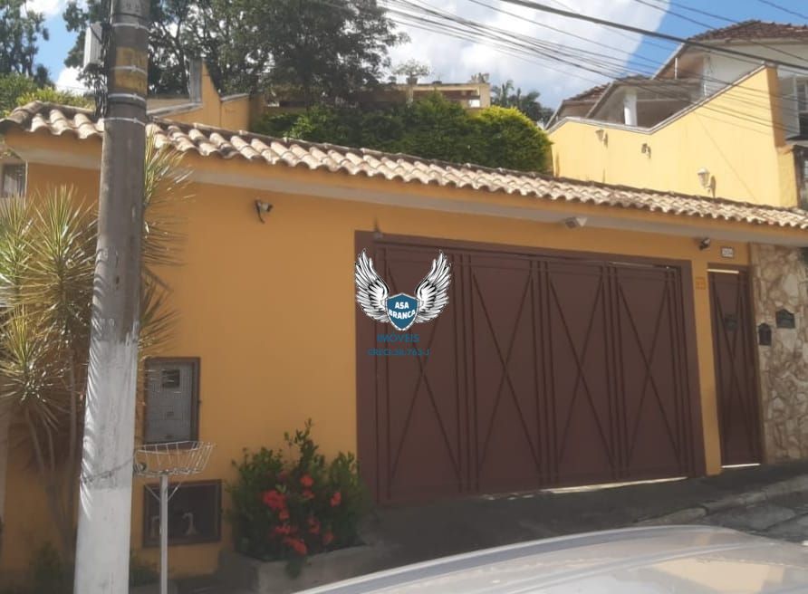 Casa térrea no horto florestal com 02 dormitórios sendo 01 suíte