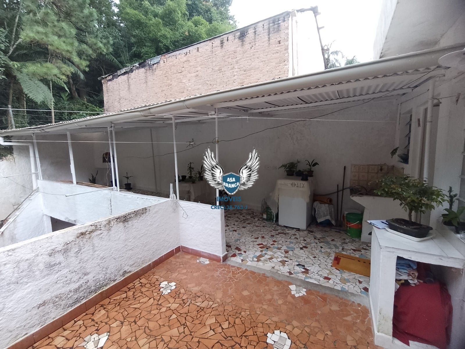 Sobrado com 4 dormitórios, garagem, sala de jantar, cozinha,