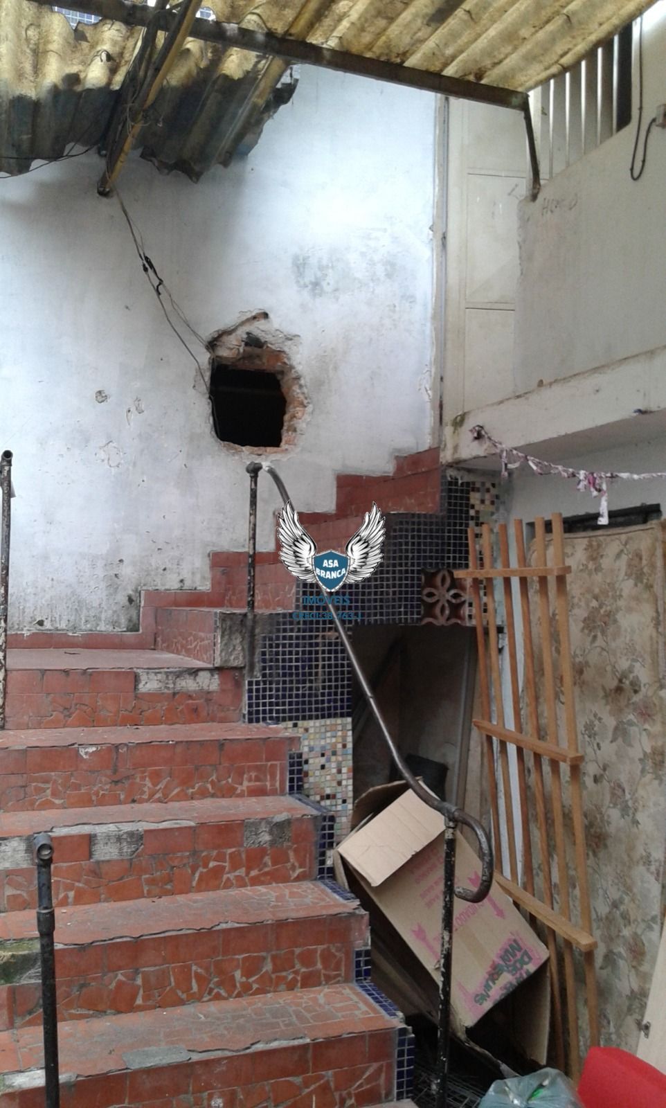 Casa com 6 cômodos e 02 salões na casa verde ( à 15 metros da av: engenheiro cae