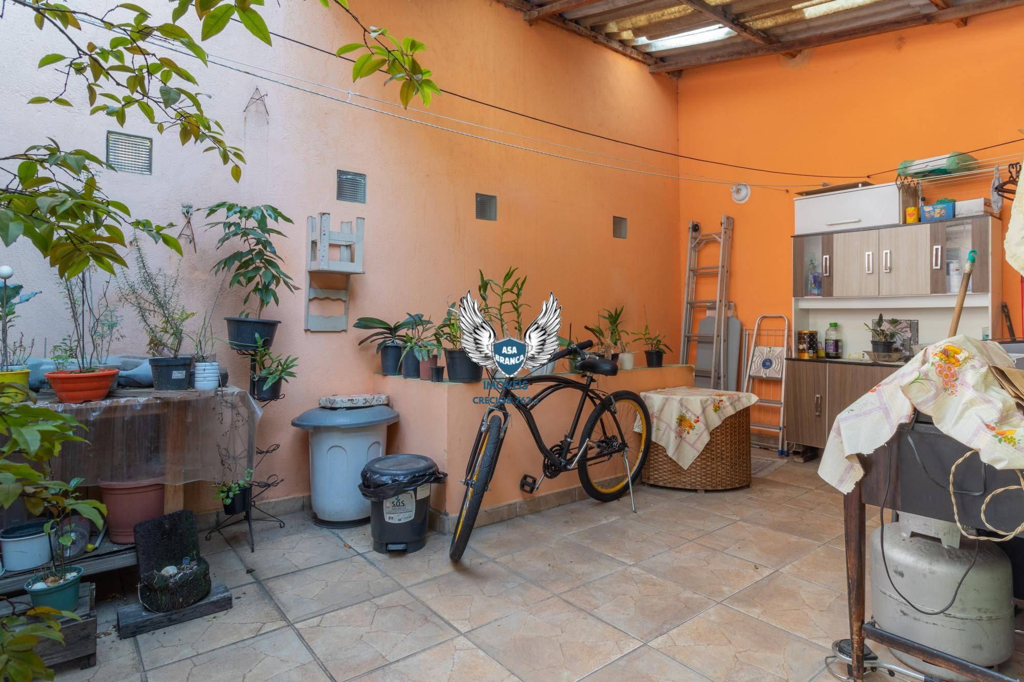 Casa em santana , à 150 metros do metrô com 03 dormitórios sendo 03 suítes