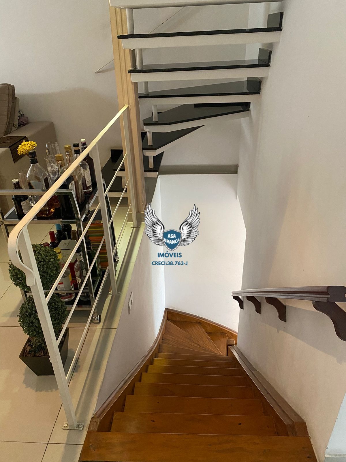 Sobrado no jardim frança de alto padrão com 03 suites e 02 vagas de garagem