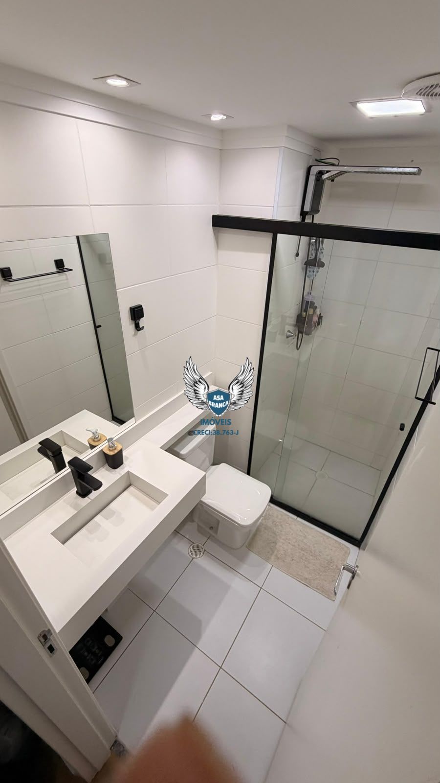 Apartamento na parada inglesa com 02 dormitórios sendo 01 suíte , sem vaga de ga
