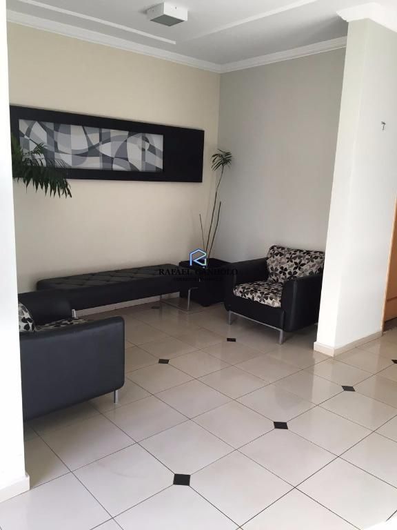 Apartamento à venda com 2 quartos, 77m² - Foto 2