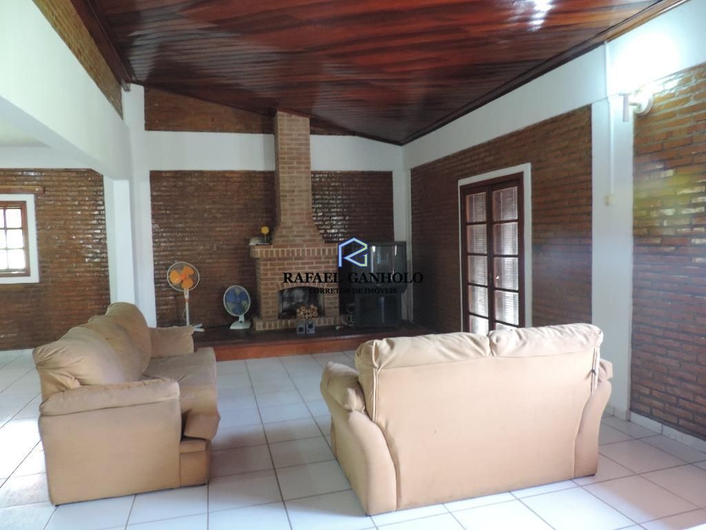 Chácara à venda com 2 quartos, 200m² - Foto 2