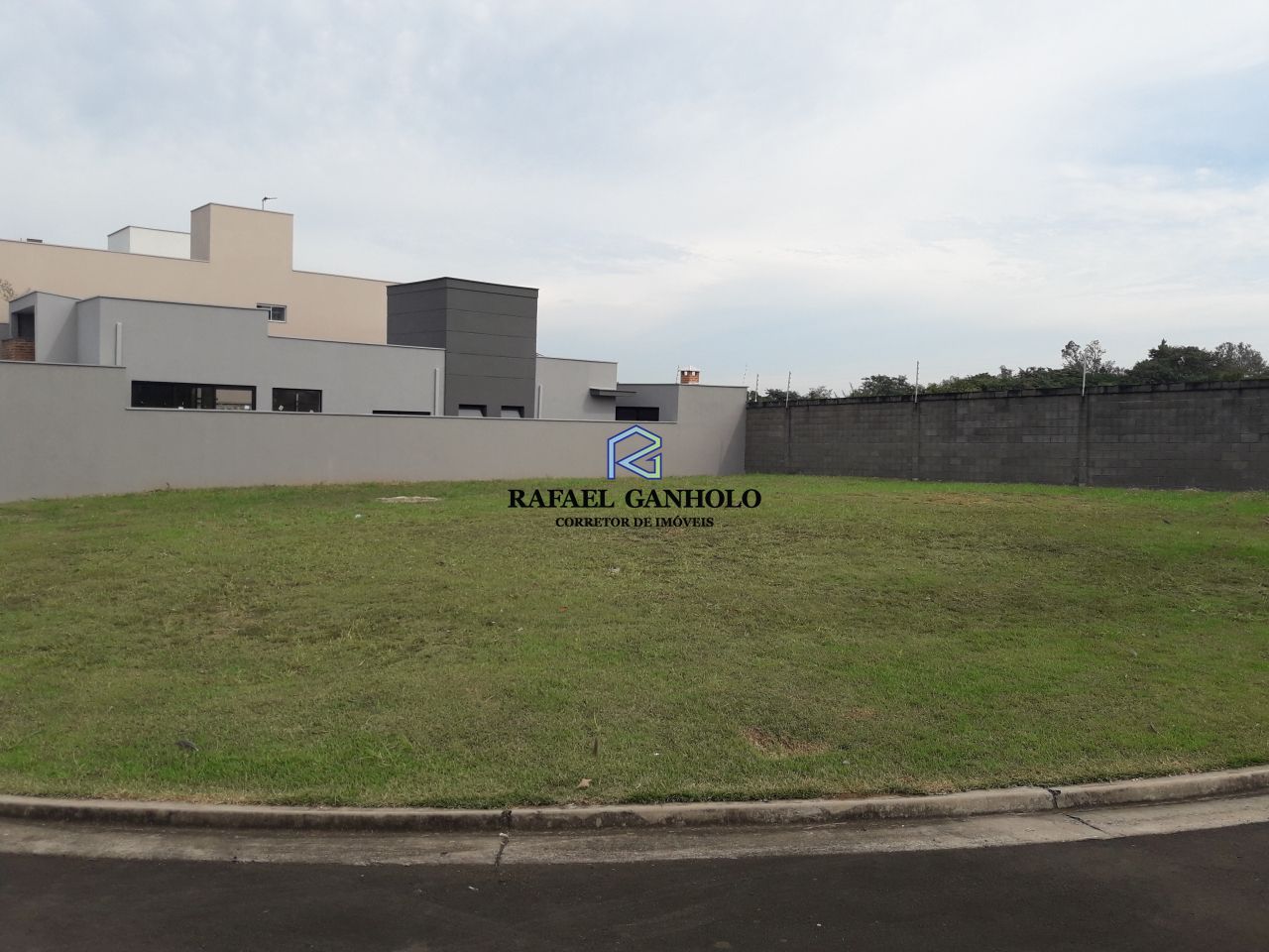 Terreno, 303 m² - Foto 1