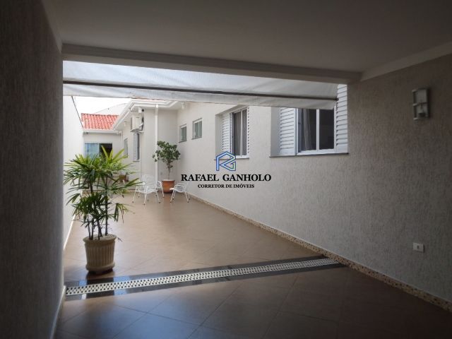 Casa à venda com 3 quartos, 205m² - Foto 1