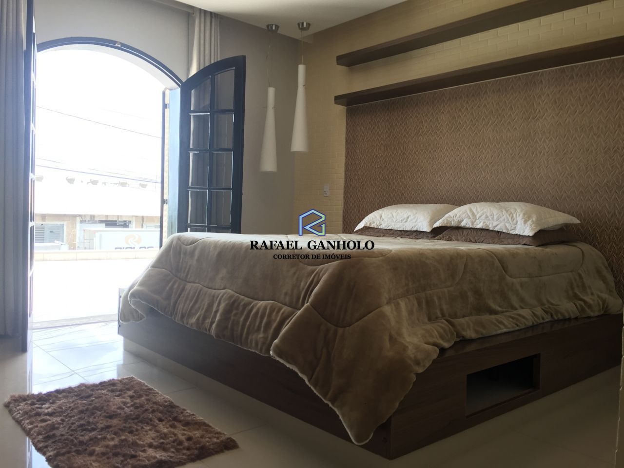 Casa, 4 quartos, 210 m² - Foto 1