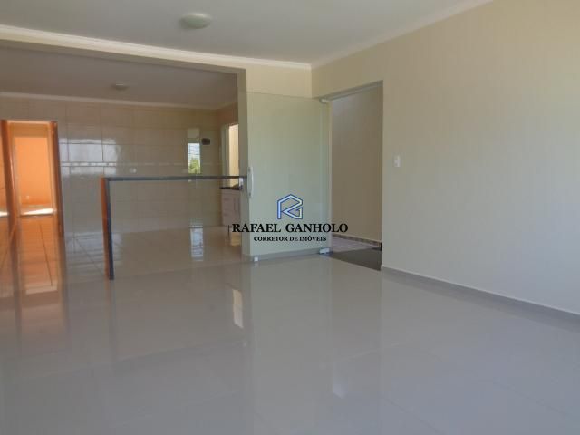 Casa à venda com 2 quartos, 120m² - Foto 2