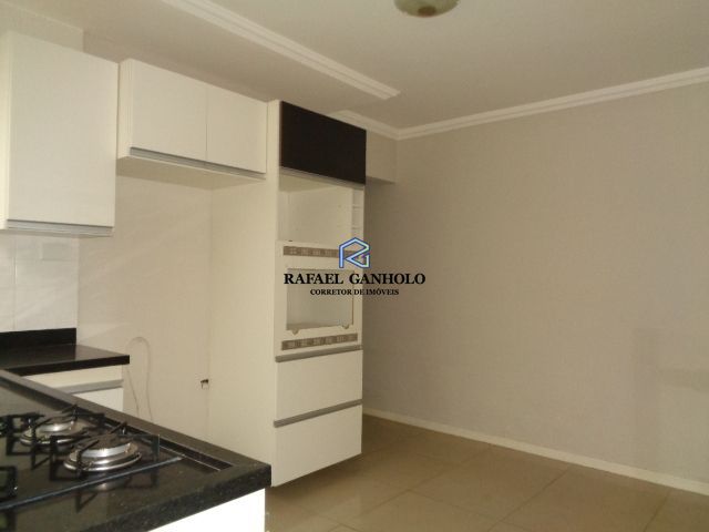 Casa à venda com 3 quartos, 105m² - Foto 2