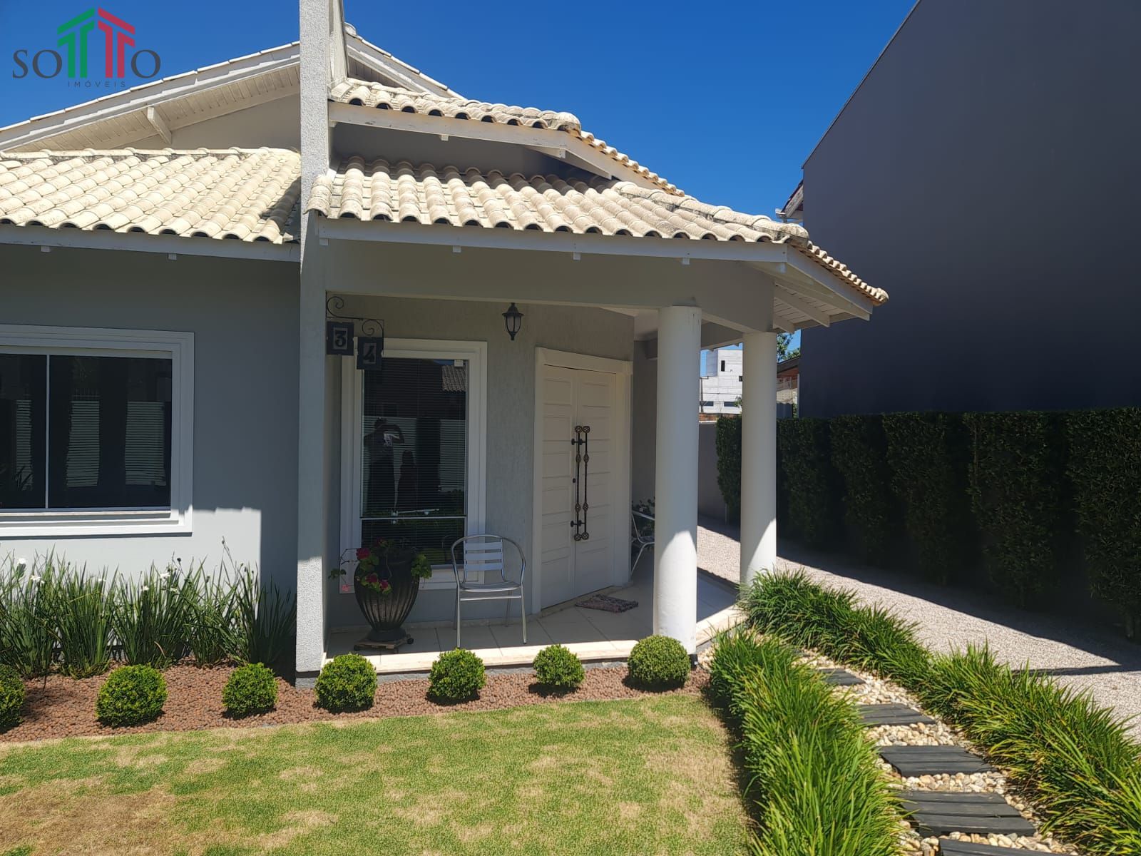 Casa à venda com 2 quartos, 90m² - Foto 1