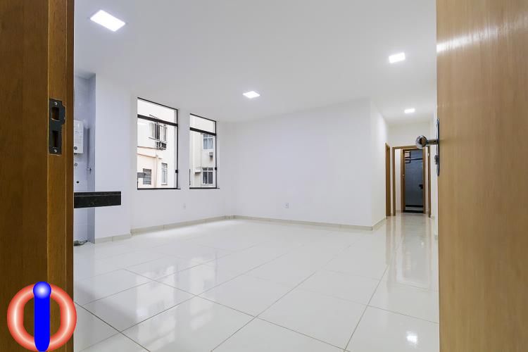 Apartamento à venda com 2 quartos, 80m² - Foto 1