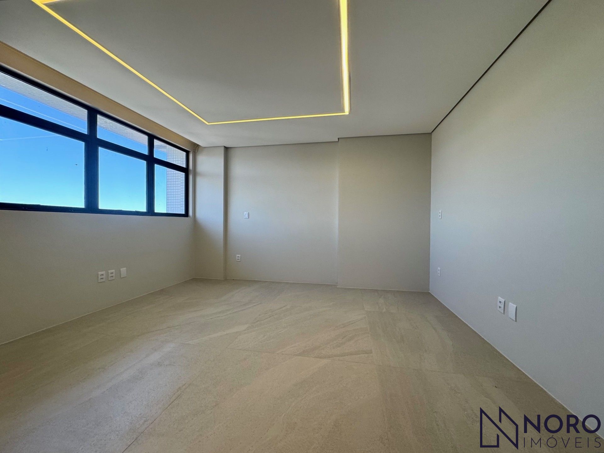 Luxuosa Cobertura Alto Padrão acabamento impecável 4 suítes, 3 box (5 car) 395 m