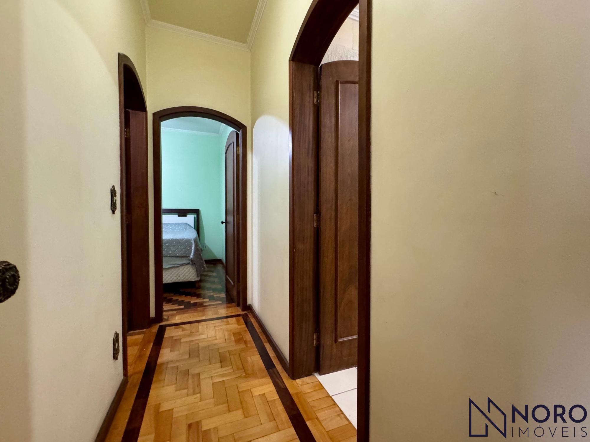 Apartamento no Centro 3 dormitórios 2 banhos living 2 ambientes sacada frente Le