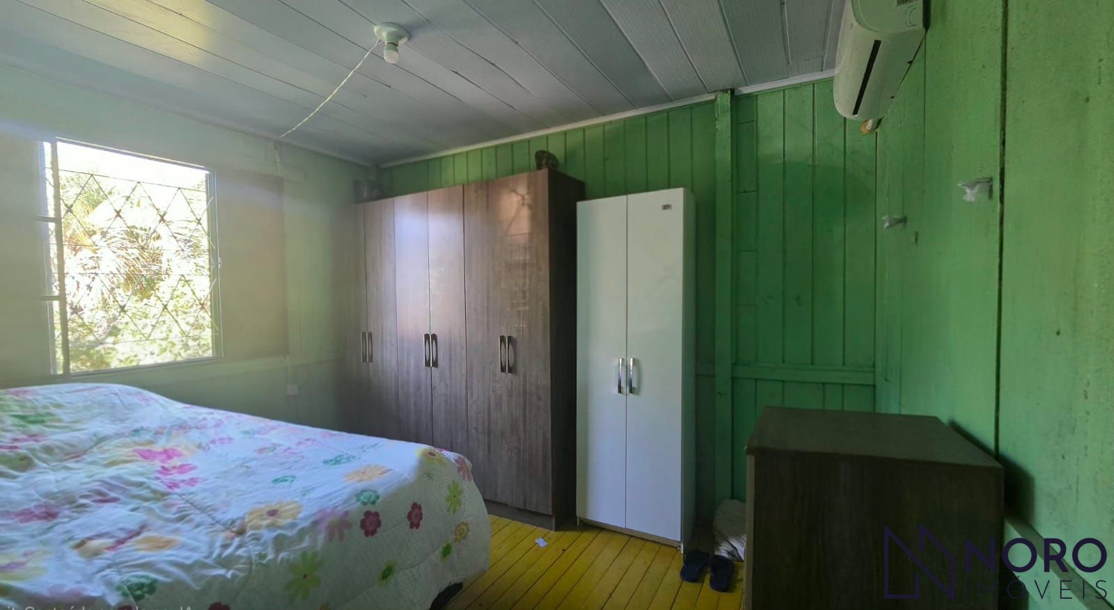 Terreno de Esquina com 422 m² e Casa para Reforma à Venda em Camobi Excelente