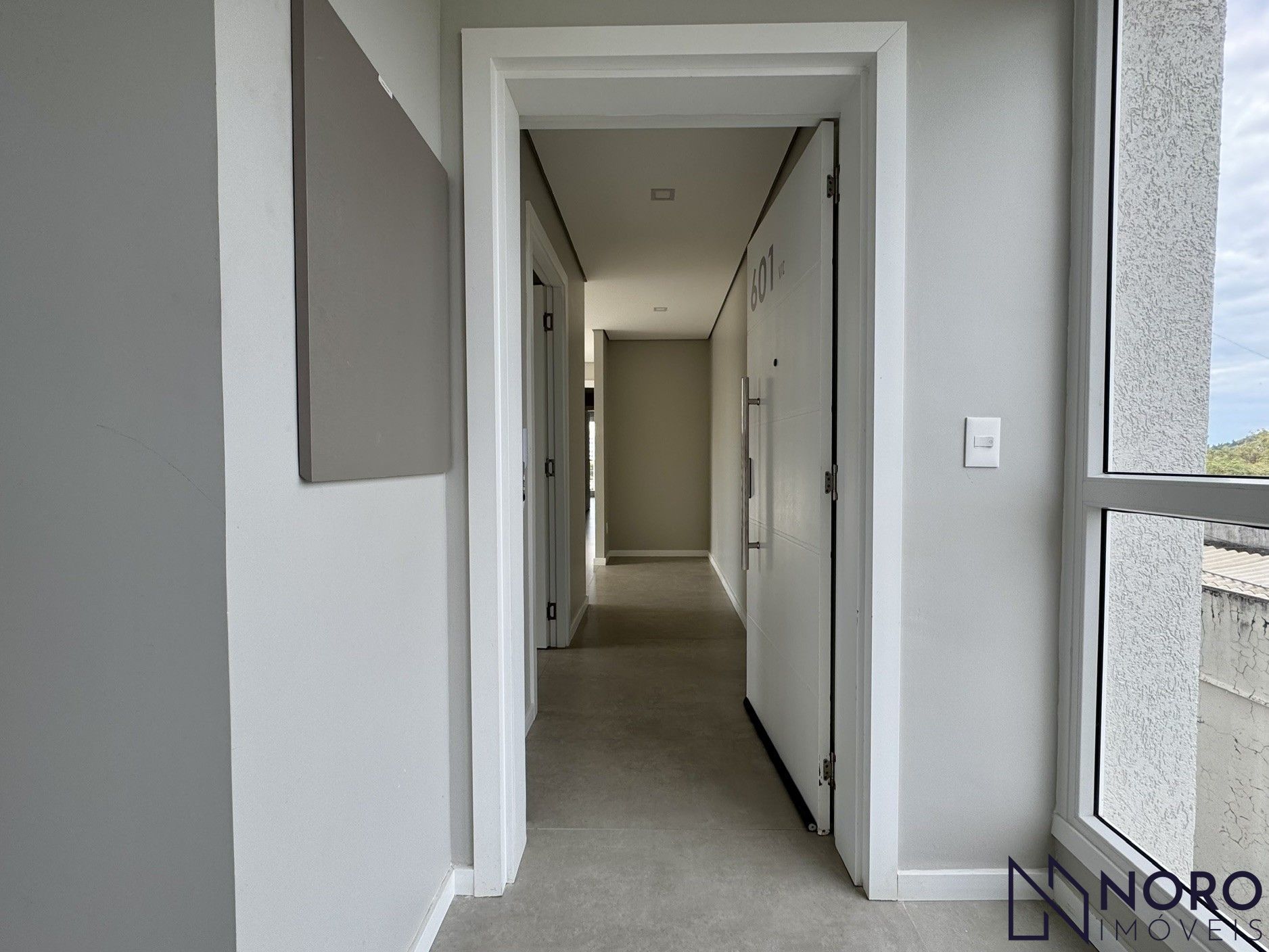 Apartamento à venda / 2dormitórios/1 suíte / 2 vagas de garagem/ Bairro Mediane