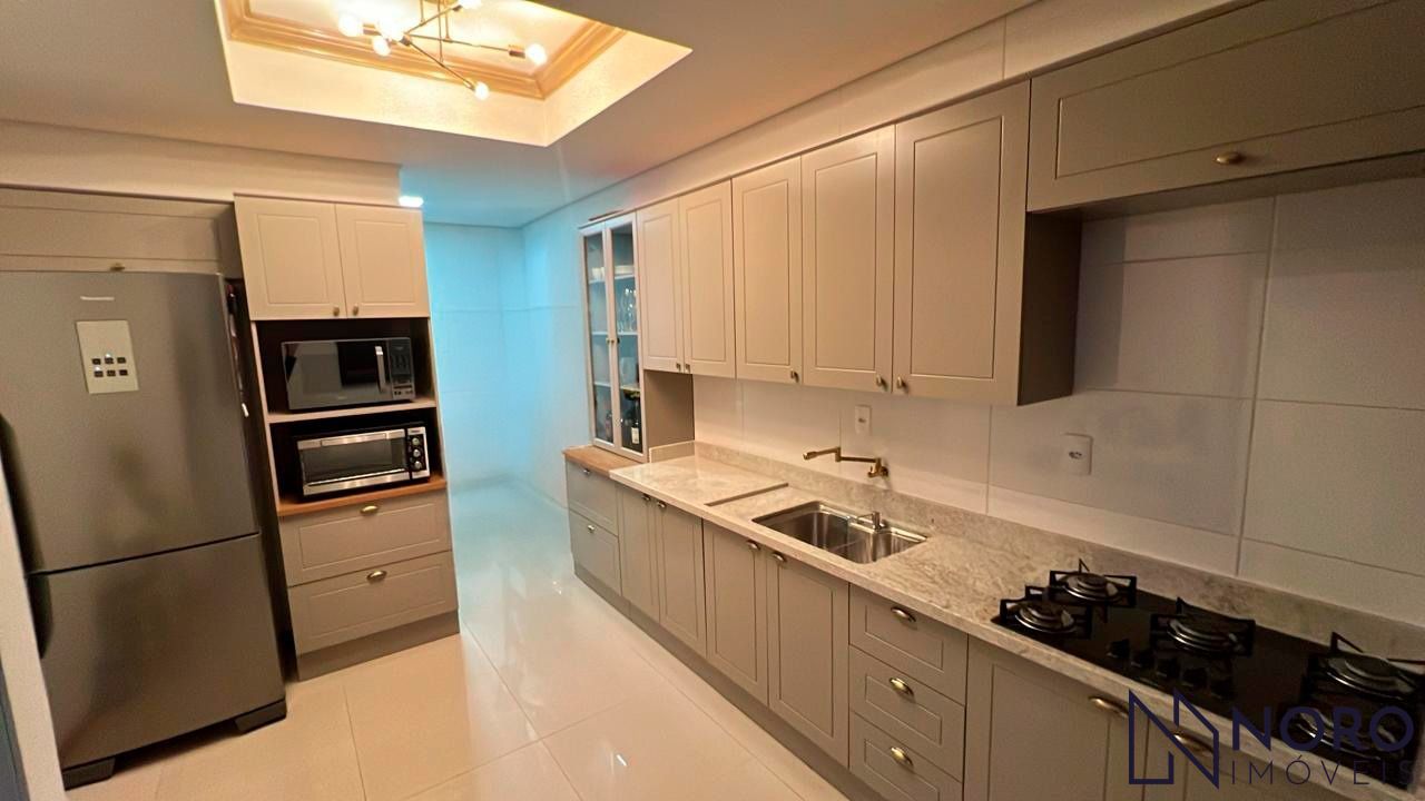 Apartamento 3 dormitórios de frente, 2 sacadas com 130,93m² no bairro Nossa Senh