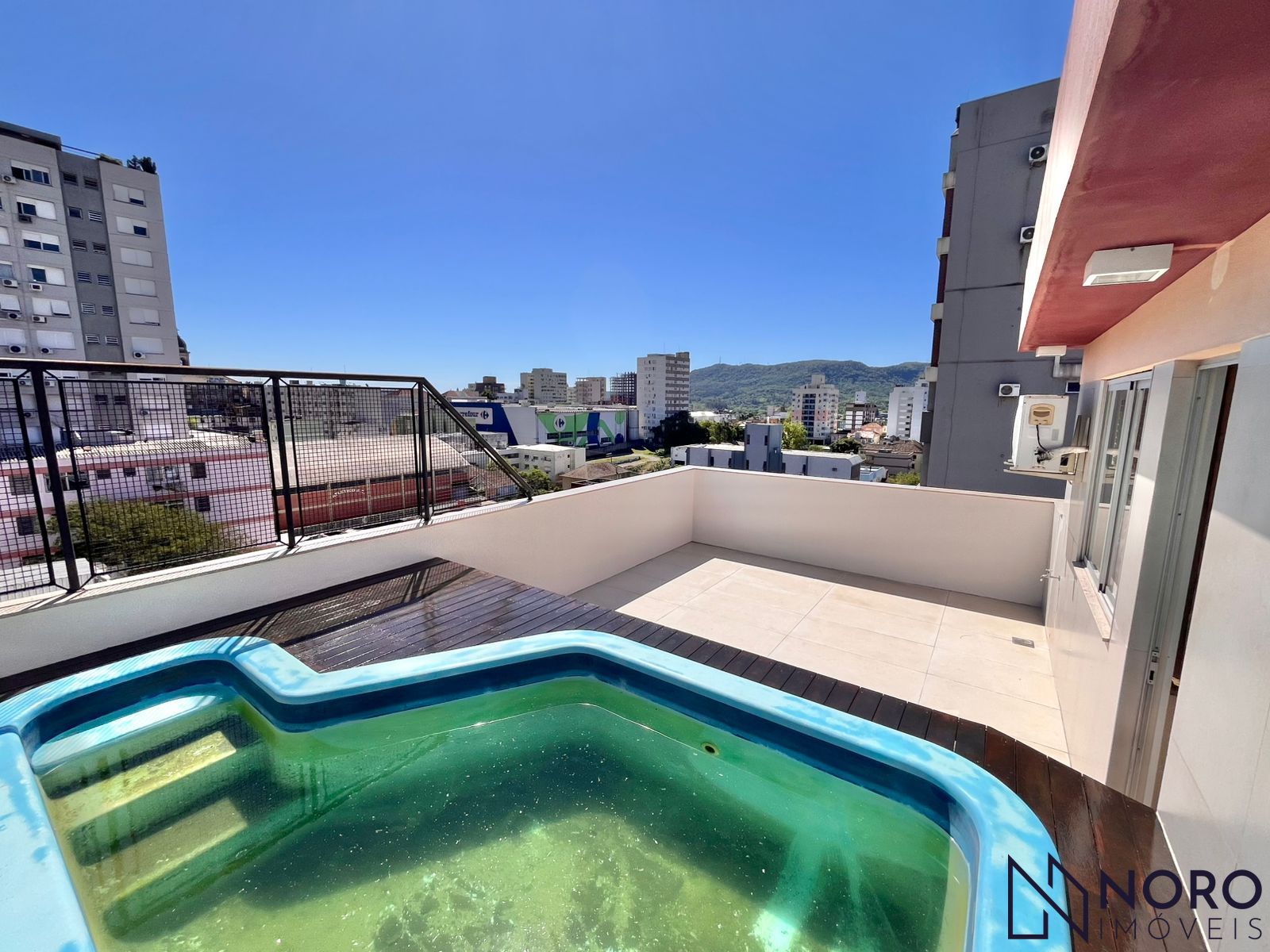 Cobertura Duplex de 4 dormitórios no centro com 2 vagas de garagem