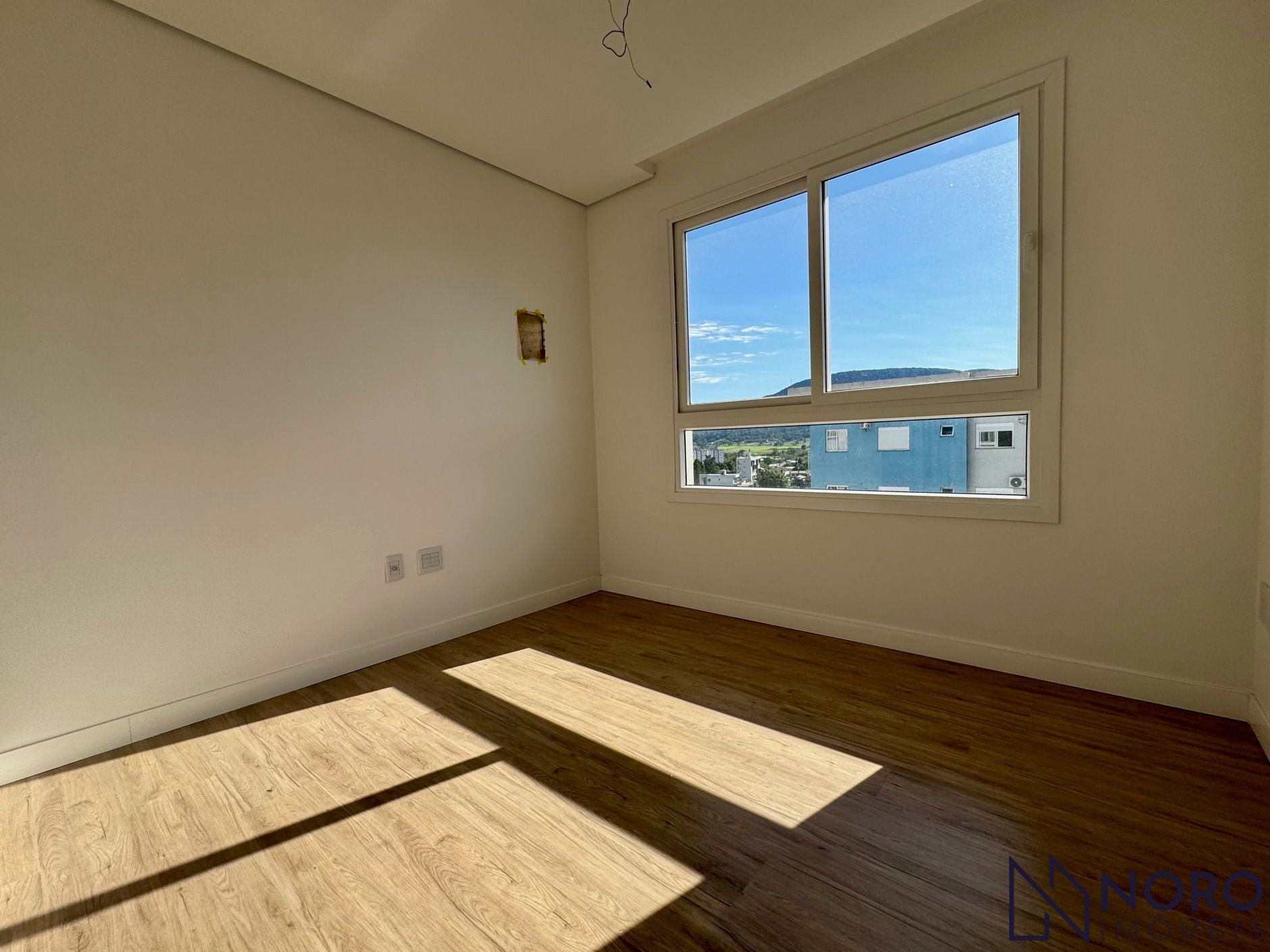 Apartamento 2 Suítes Living 2 ambientes Lavabo Sacada e Churrasqueira Box Prédio