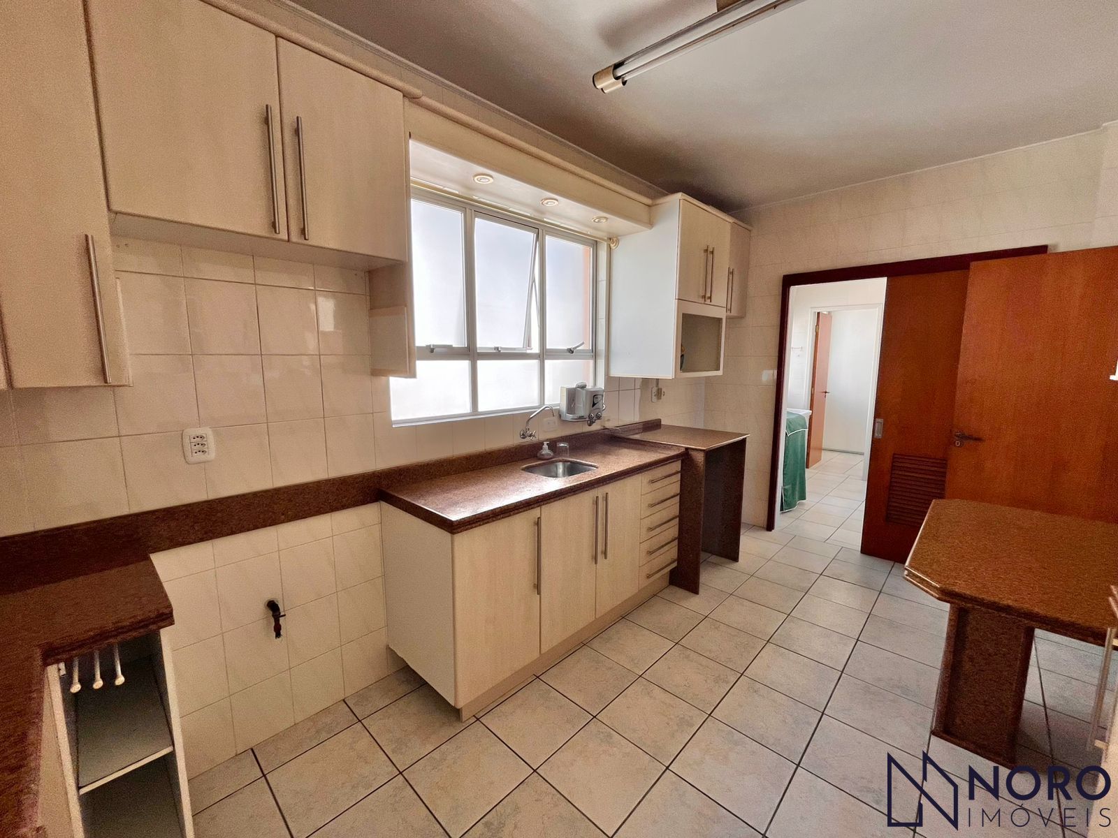 Cobertura Duplex de 4 dormitórios no centro com 2 vagas de garagem