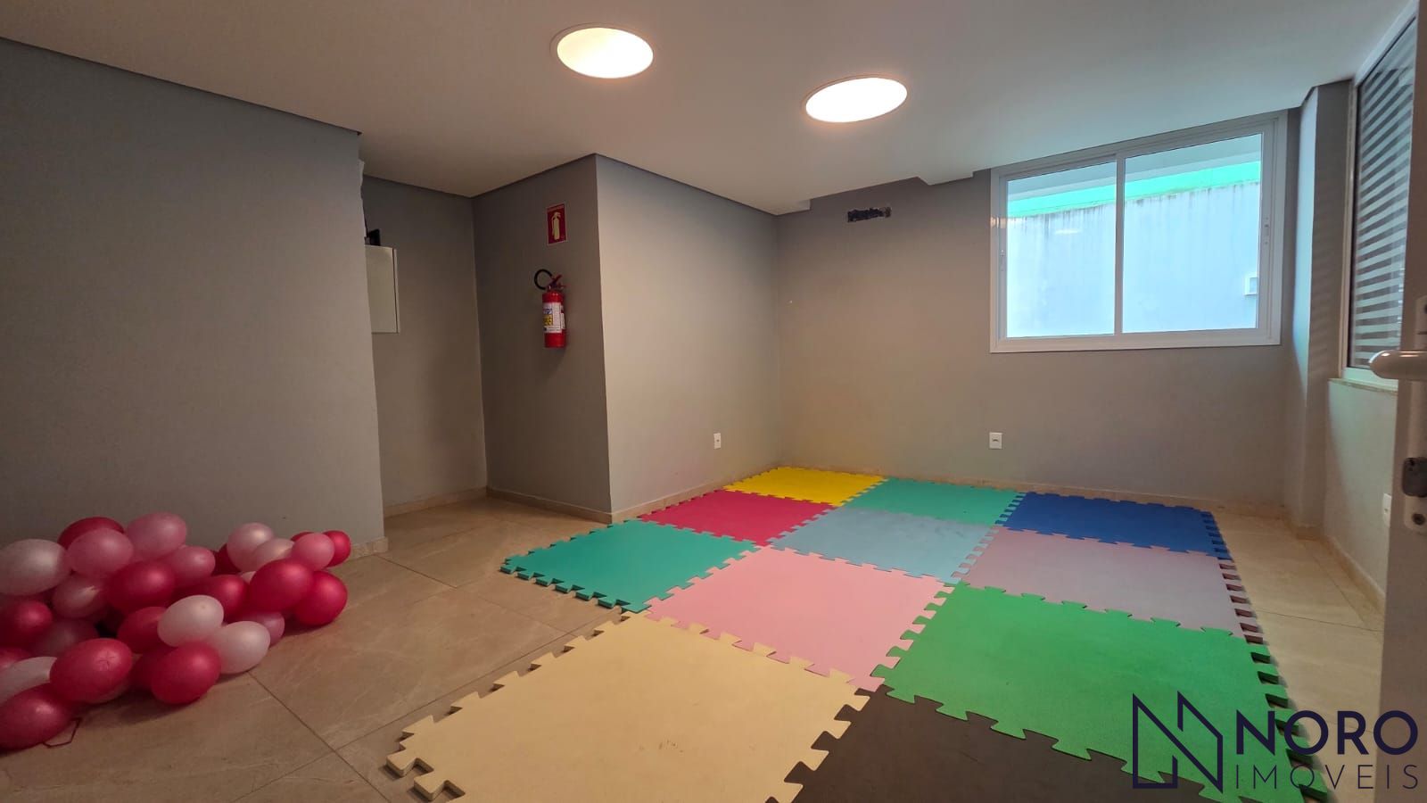 Apartamento Central Mobiliado 2 Dormitórios, Suíte 2 Vagas Garagem à Venda Próxi