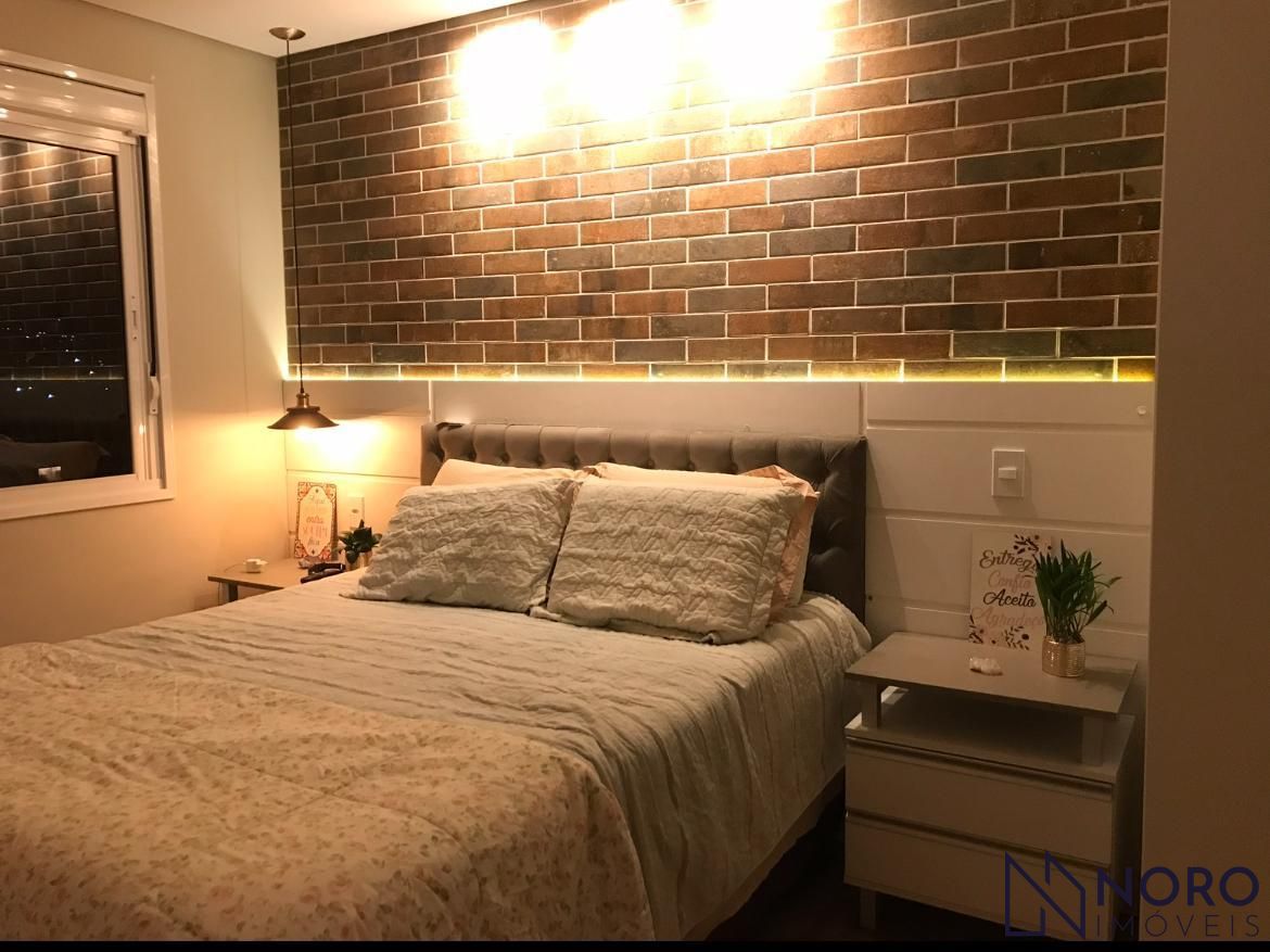 Apartamento Semimobiliado de 2 Dormitórios com Suíte no Edifício Vivaz